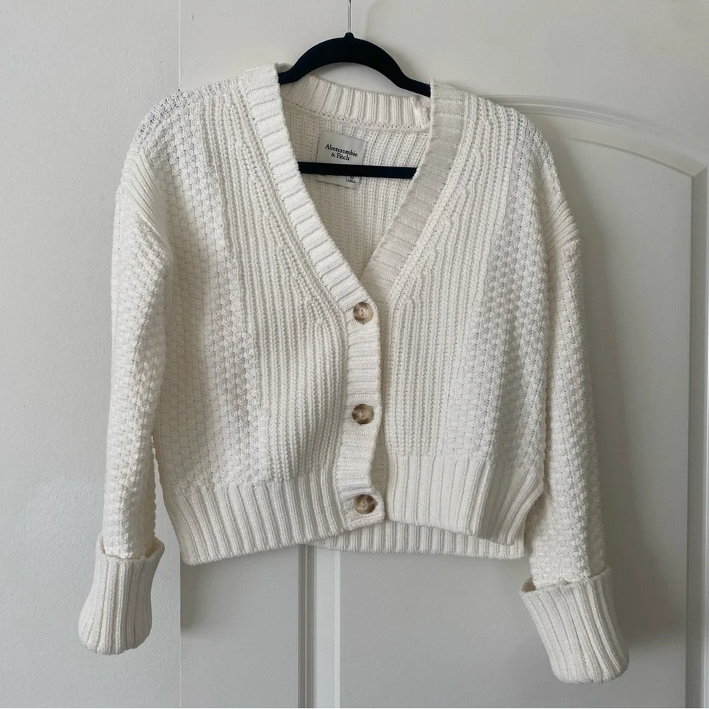 Abercrombie & Fitch Off-White V-Neck Textured Cardigan - Picture 1 of 3